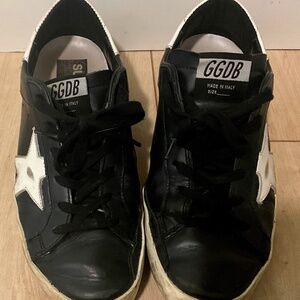 Golden Goose GGDB/SSTAR size 37, US 7 black with white star